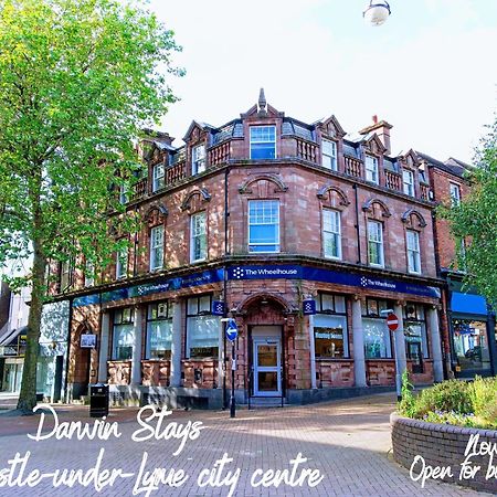 Darwin Stays - Service Accommodation In Newcastle Under Lyme City Centre ภายนอก รูปภาพ