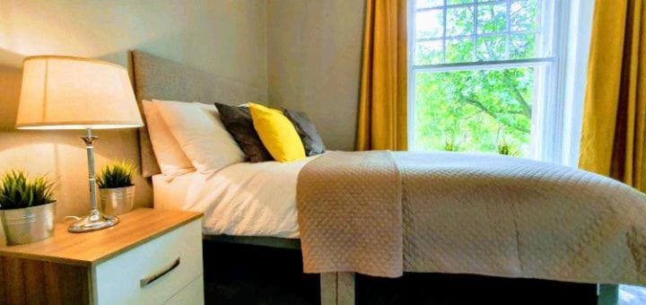 Darwin Stays - Service Accommodation In Newcastle Under Lyme City Centre ภายนอก รูปภาพ