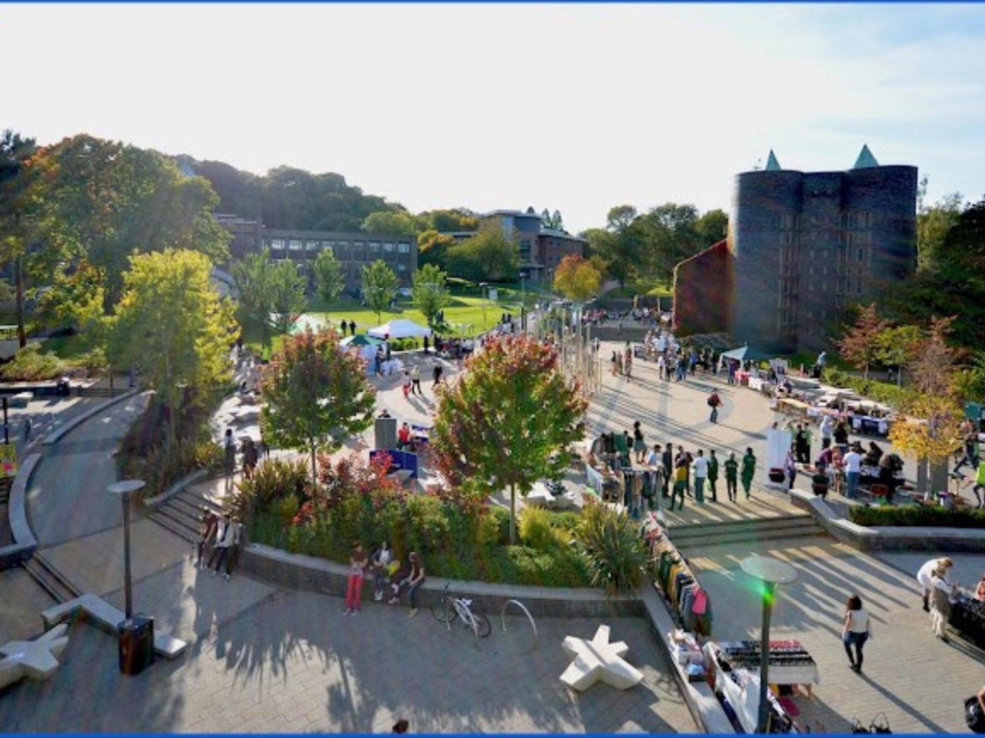 Darwin Stays - Service Accommodation In Newcastle Under Lyme City Centre ภายนอก รูปภาพ