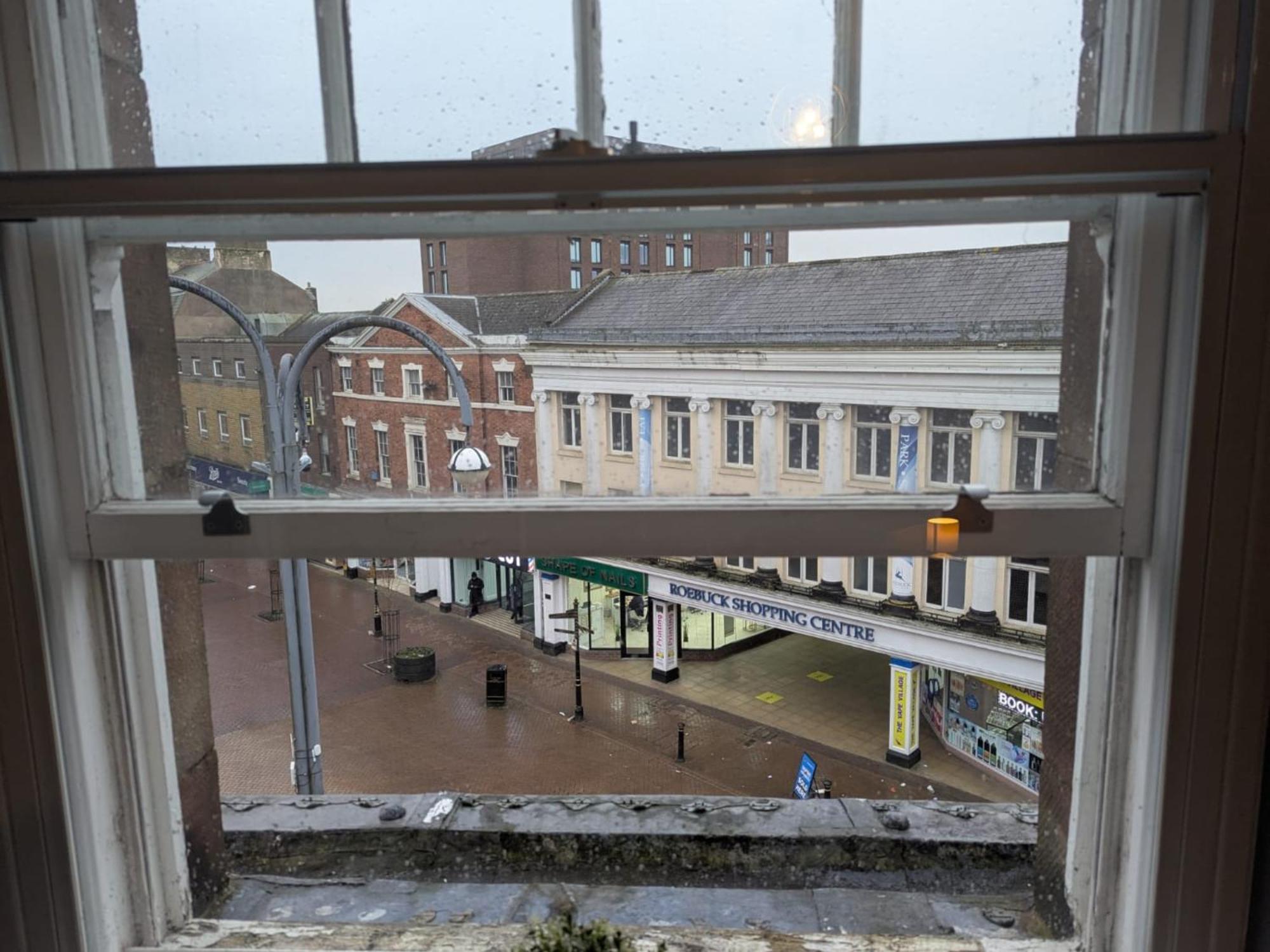 Darwin Stays - Service Accommodation In Newcastle Under Lyme City Centre ภายนอก รูปภาพ